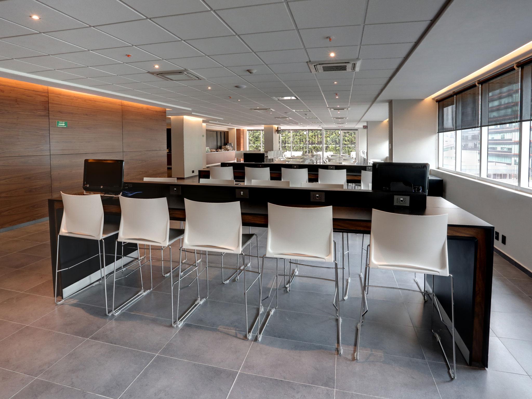 Express By Marriott Ciudad De Santa Fe Hotel 4*