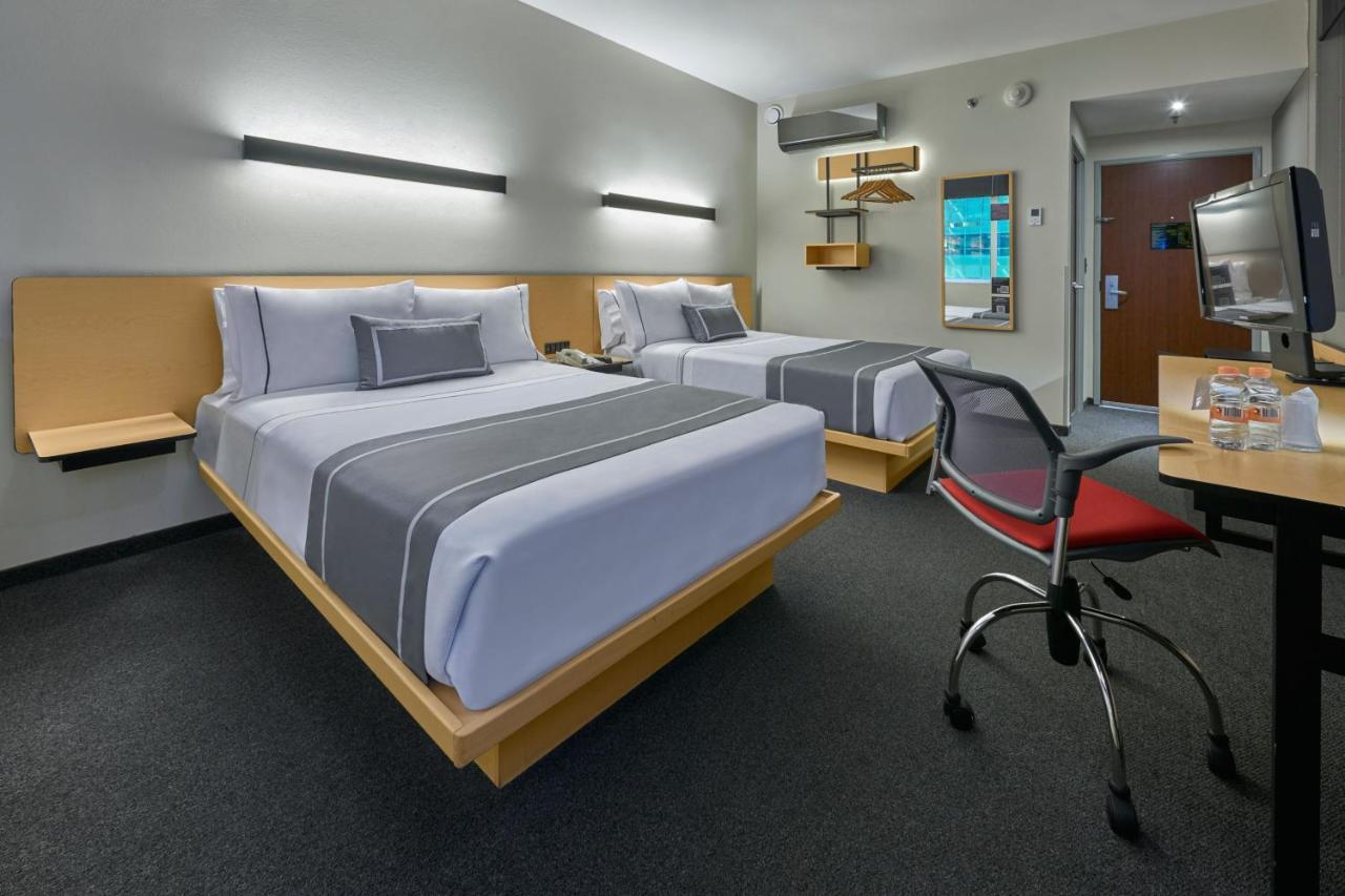 Express By Marriott Ciudad De Santa Fe Hotel