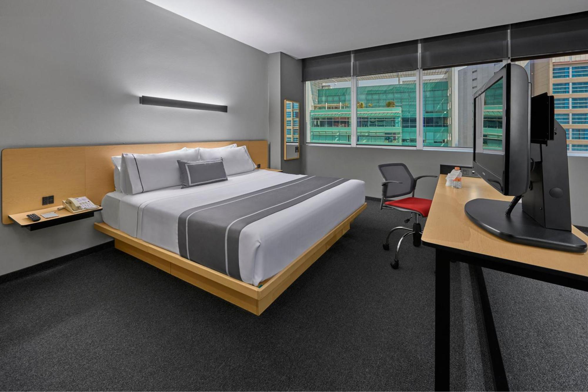 Express By Marriott Ciudad De Santa Fe Hotel