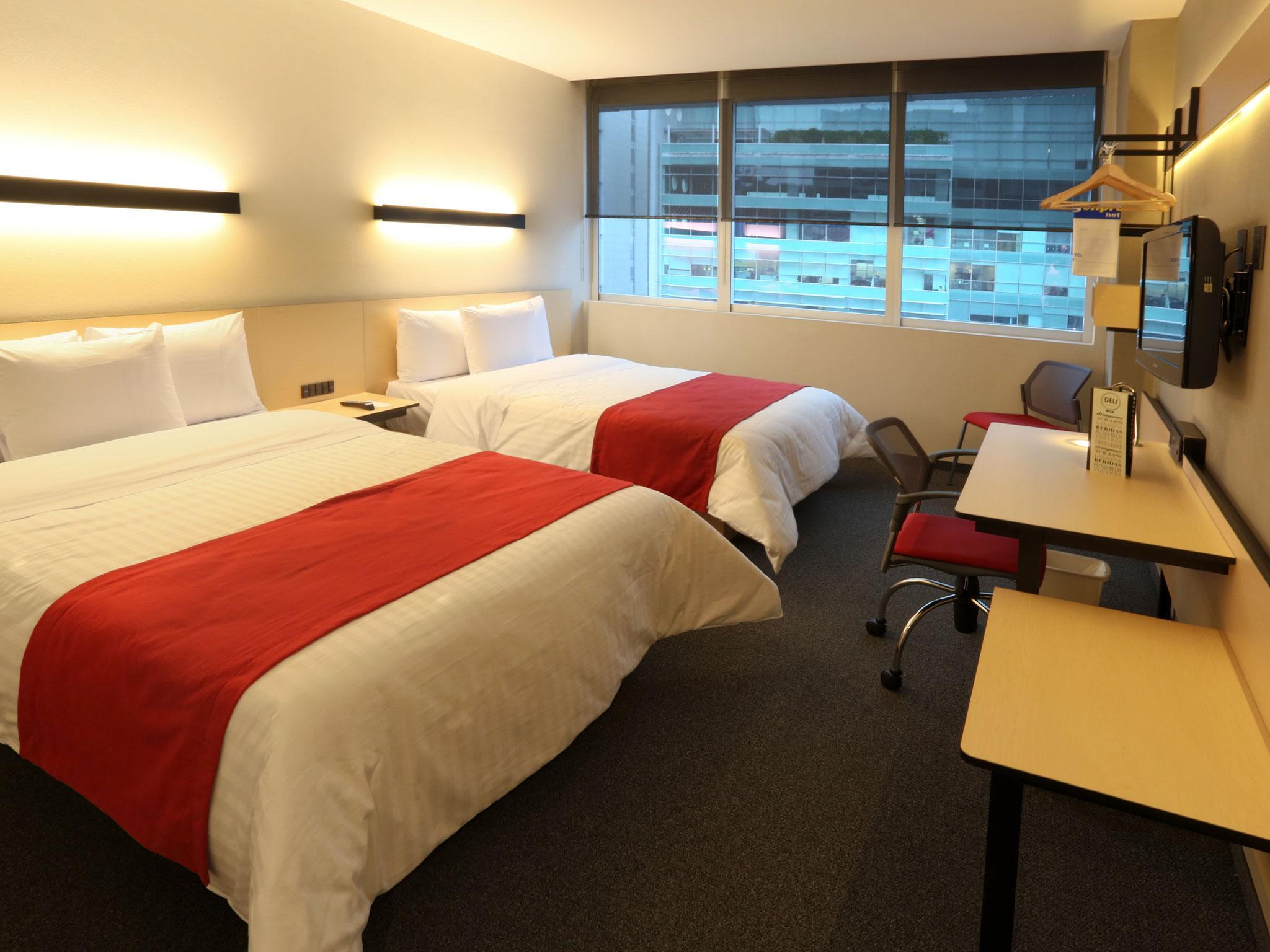Express By Marriott Ciudad De Santa Fe Hotel