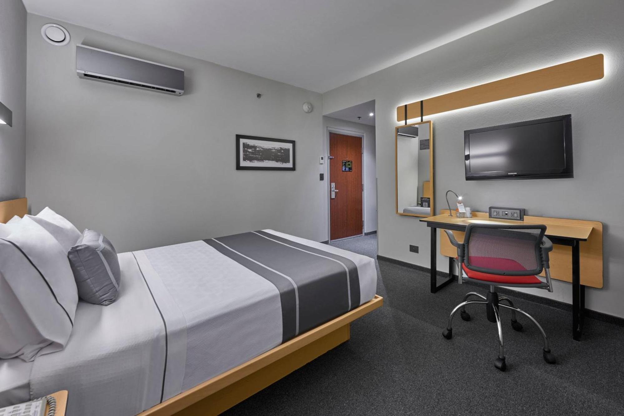 Express By Marriott Ciudad De Santa Fe Hotel 4*